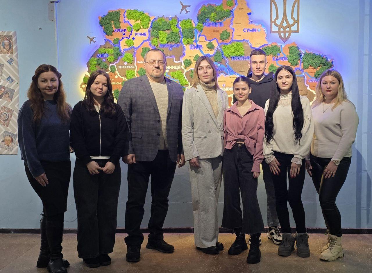 241 «Готельно-ресторанна справа»